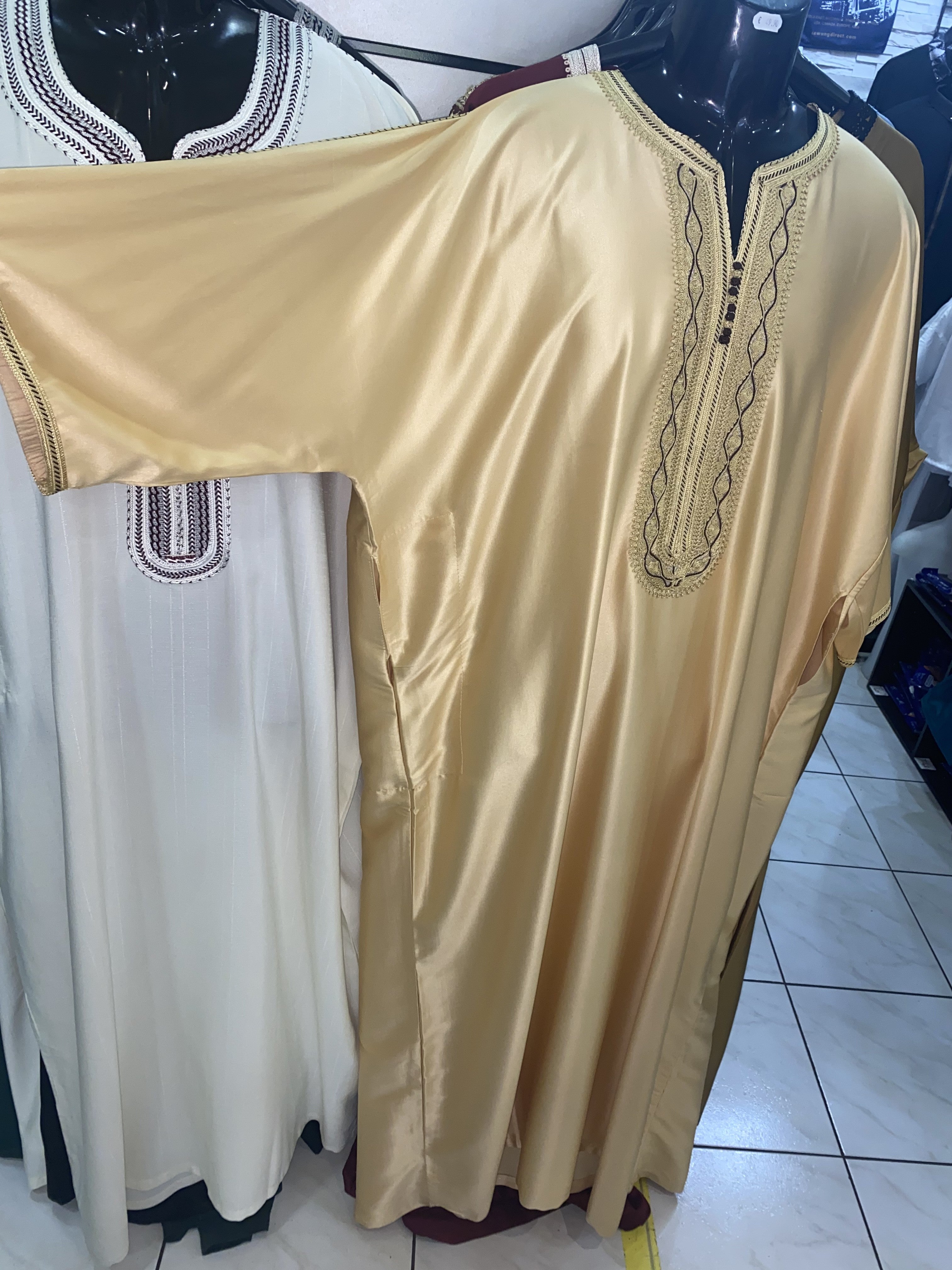 Qamis traditionnel